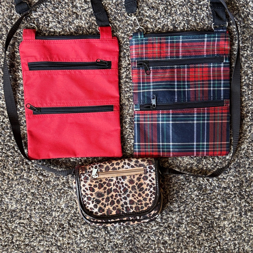 3 Crossbody bags